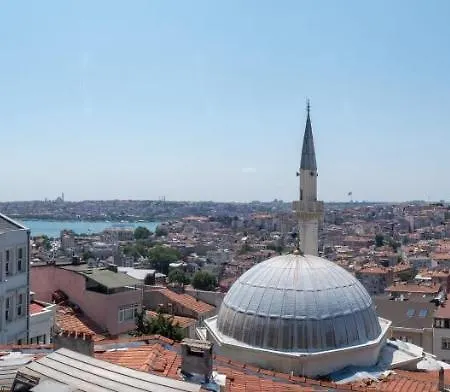Flat With Balcony And Shared Terrace In Beyoglu