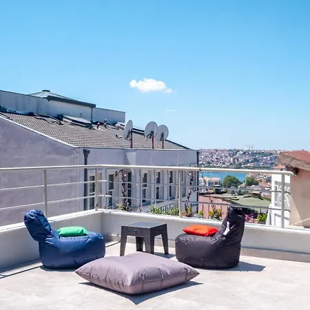 Flat With Balcony And Shared Terrace In Beyoglu * Κωνσταντινούπολη