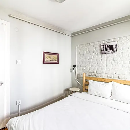 Flat With Balcony And Shared Terrace In Beyoglu