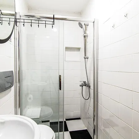 Flat With Balcony And Shared Terrace In Beyoglu Διαμέρισμα *