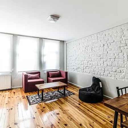 Flat With Balcony And Shared Terrace In Beyoglu Apartment *